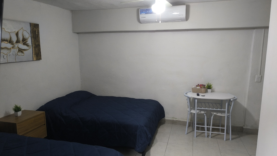 Imagen pequeña de la vista de la habitación al entrar